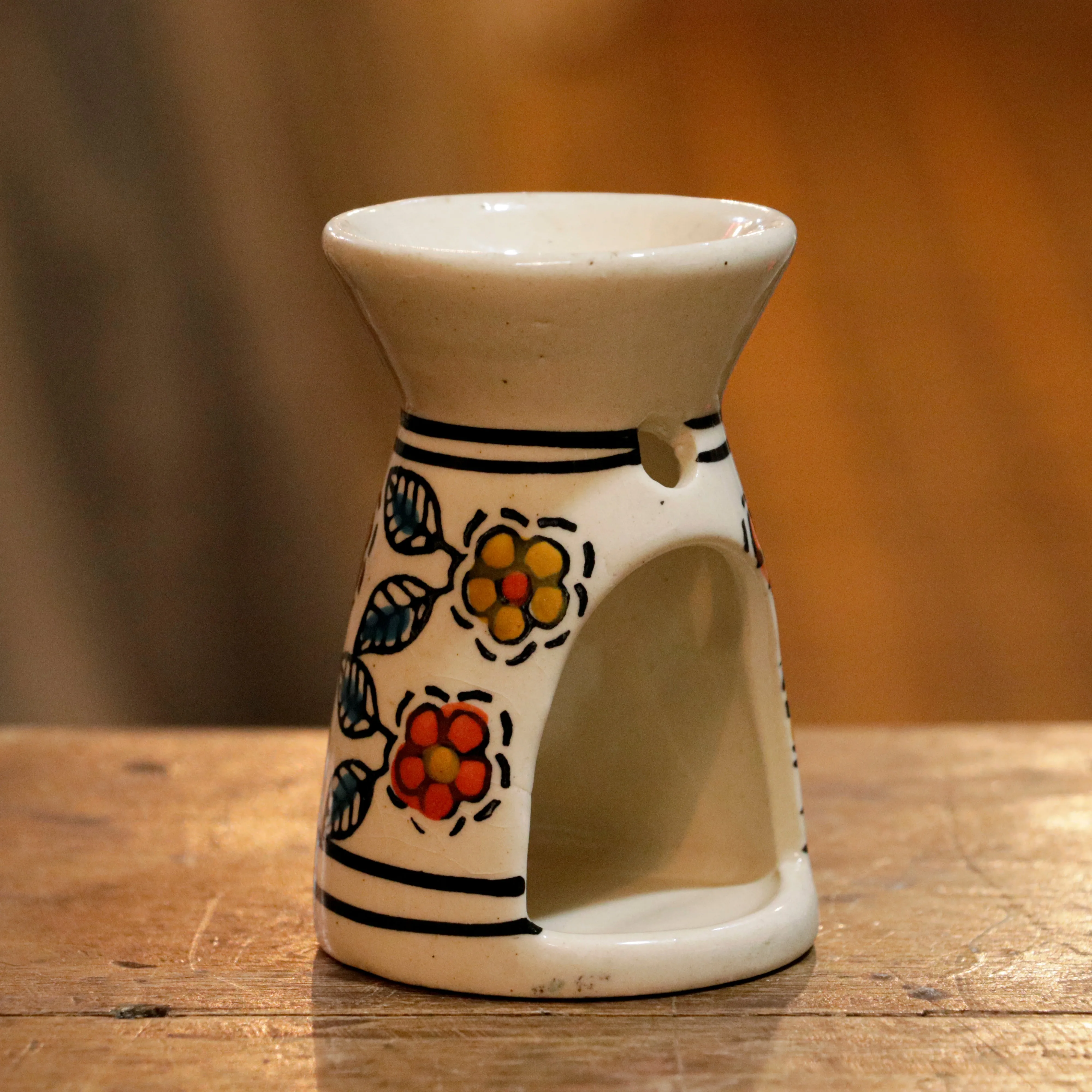 Aesthetic Flower Hand-Painted Pearl Pot Shaped Ceramic Candle Holder