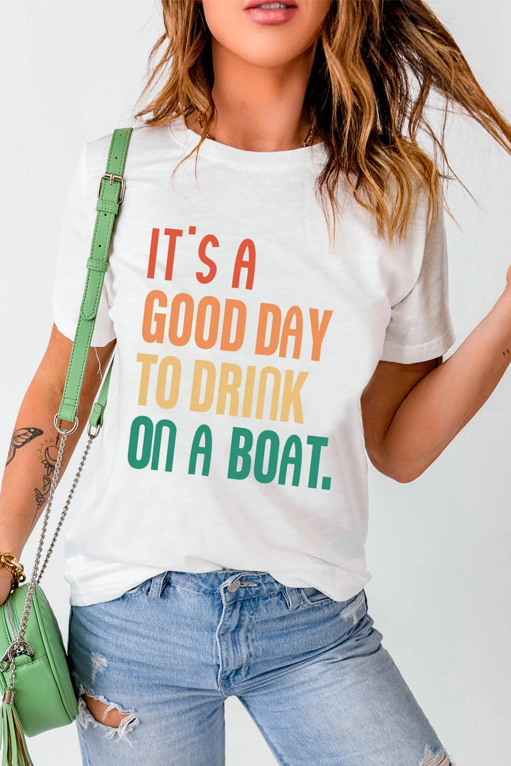 *APP EXCLUSIVE* IT'S A GOOD DAY TO DRINK ON A BOAT Tee