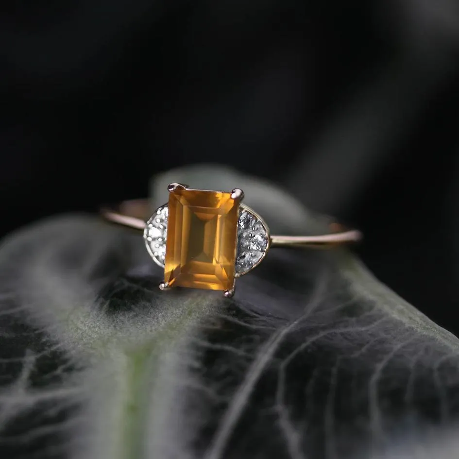 DECOR. Citrine Ornamental Gold Ring