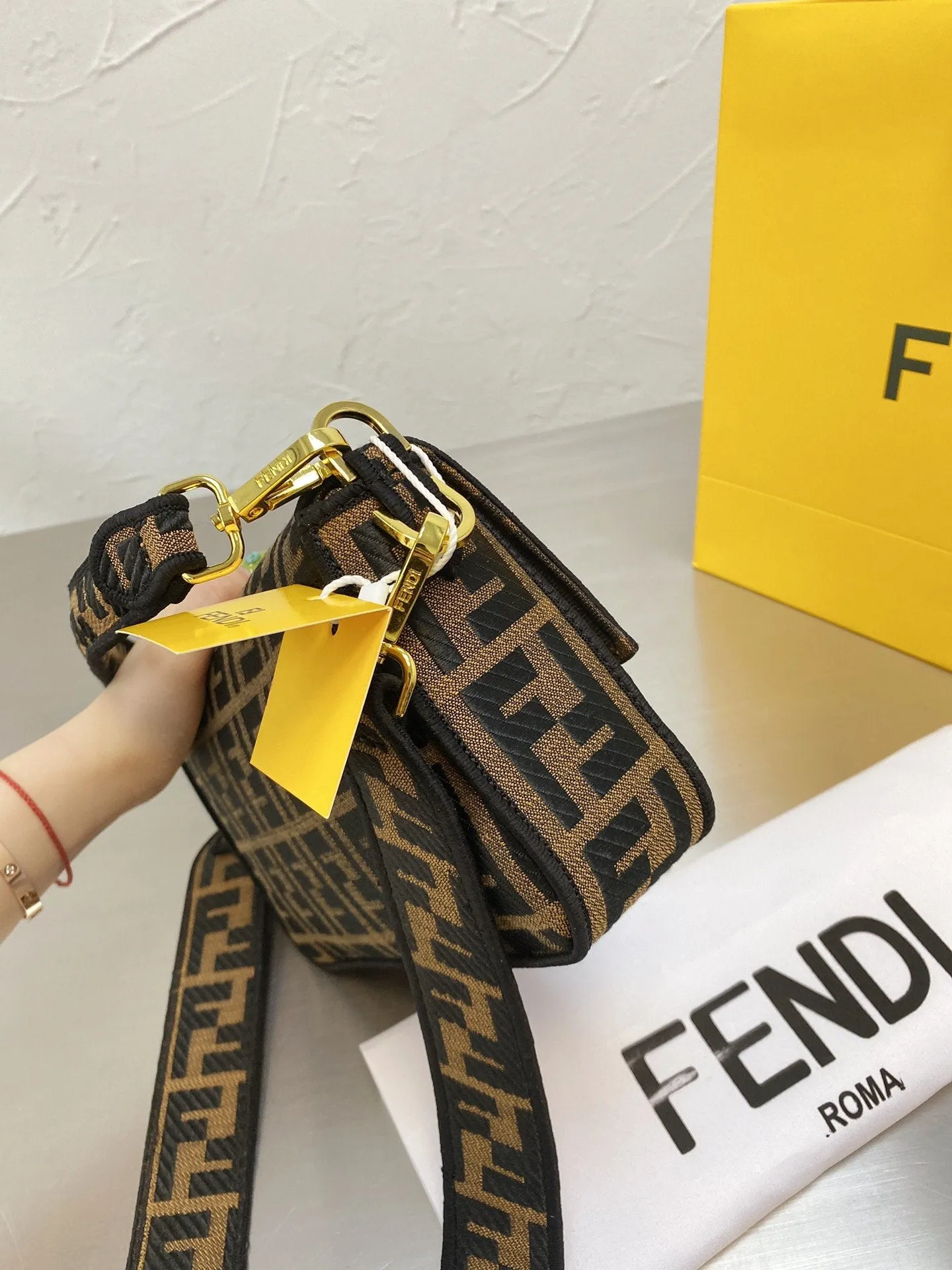 EN   Designer bags by Fendi 133