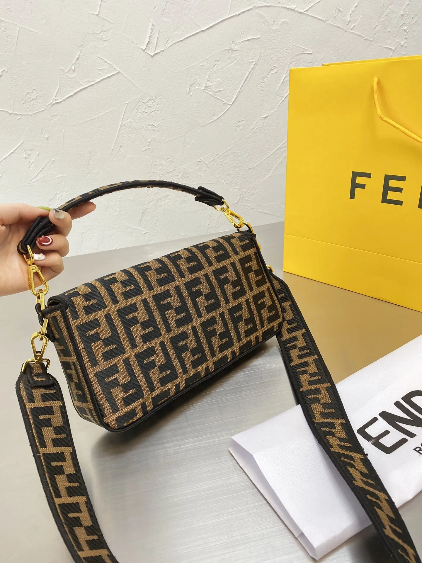 EN   Designer bags by Fendi 133