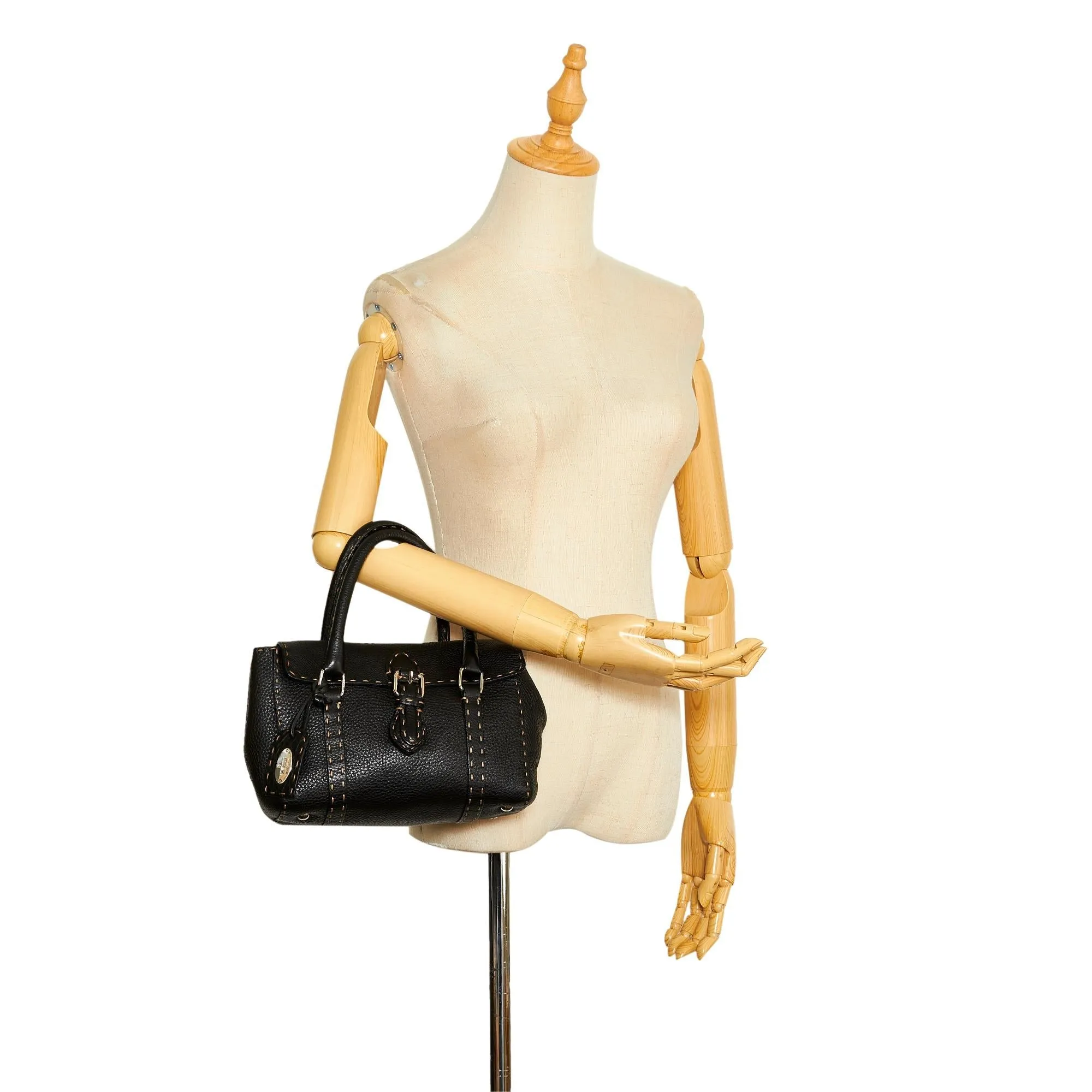 Fendi Selleria Linda Handbag (SHG-YnsOzF)