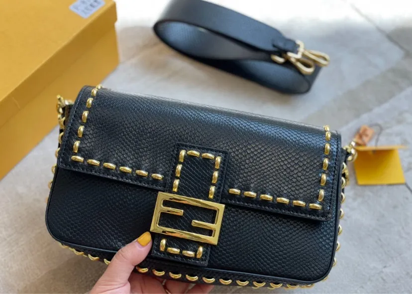 Genuine leather Fendi woman handbag