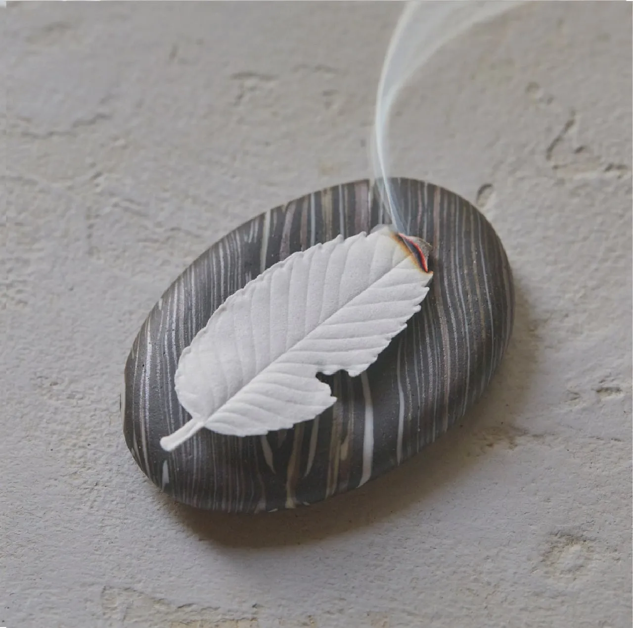 HAKO Paper Leaf Incense - Agarwood