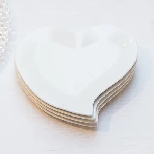 HEART SHAPED PLATES (4/pkg)