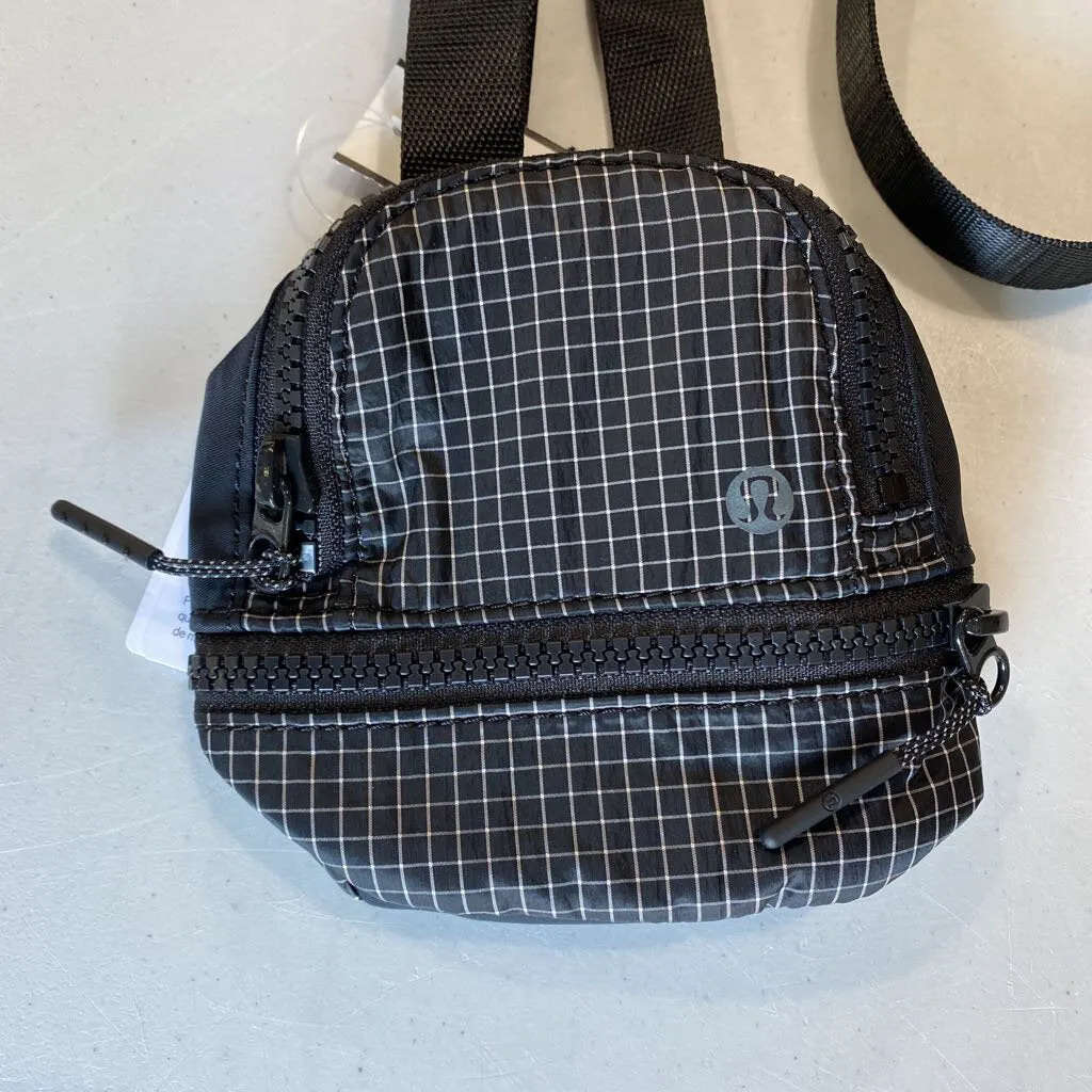 Lululemon crossbody micro bag