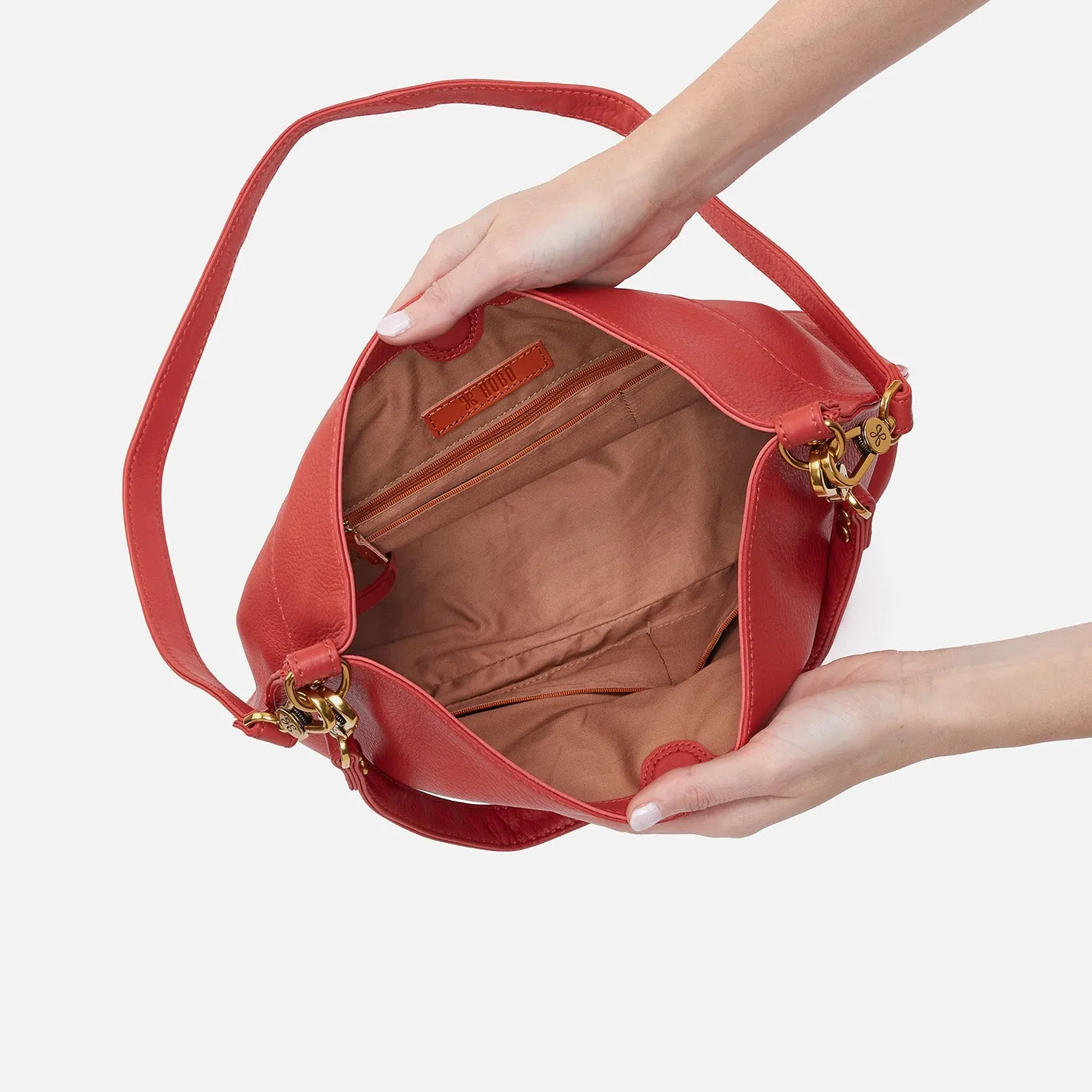 Pier Shoulder Bag In Pebbled Leather - Red Clay