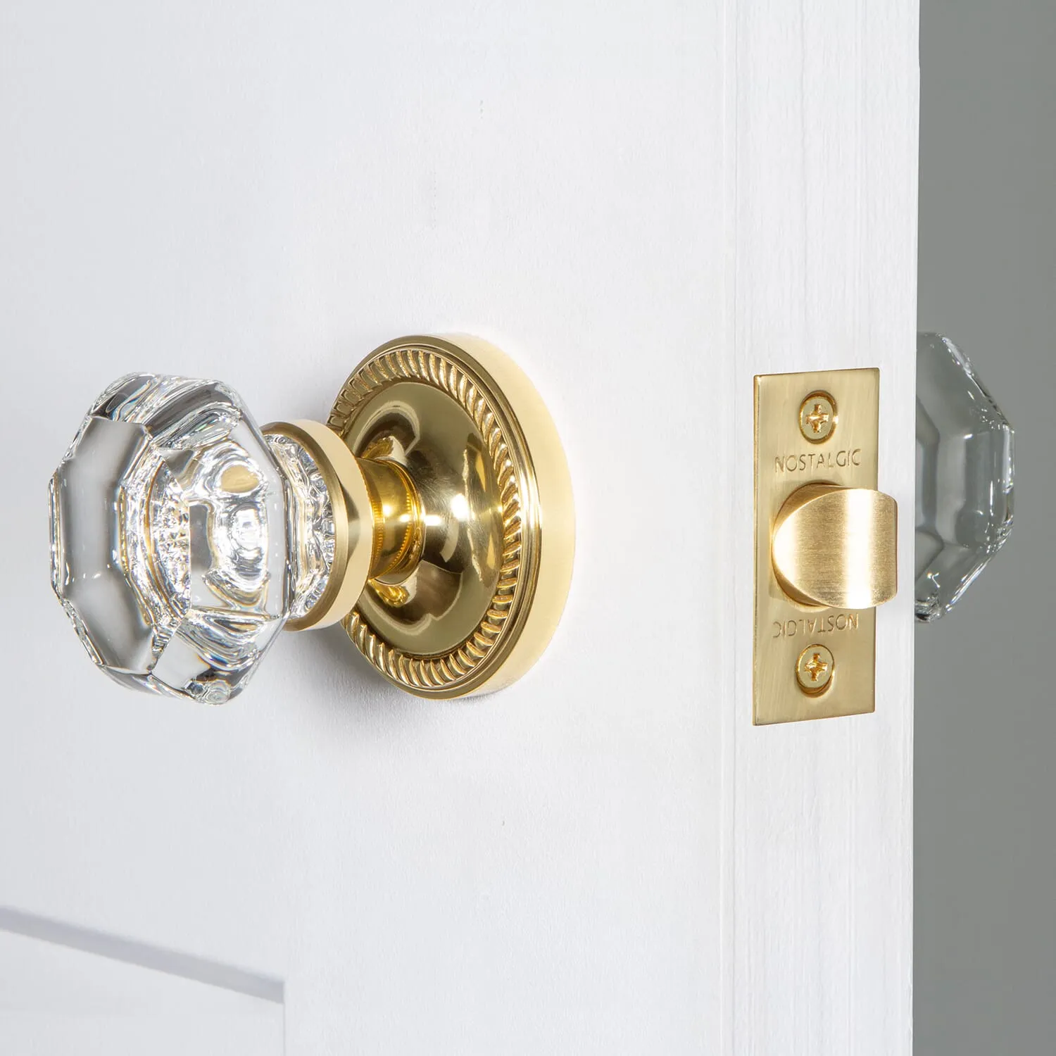 Rope Rosette with Waldorf Knob in Polished Brass