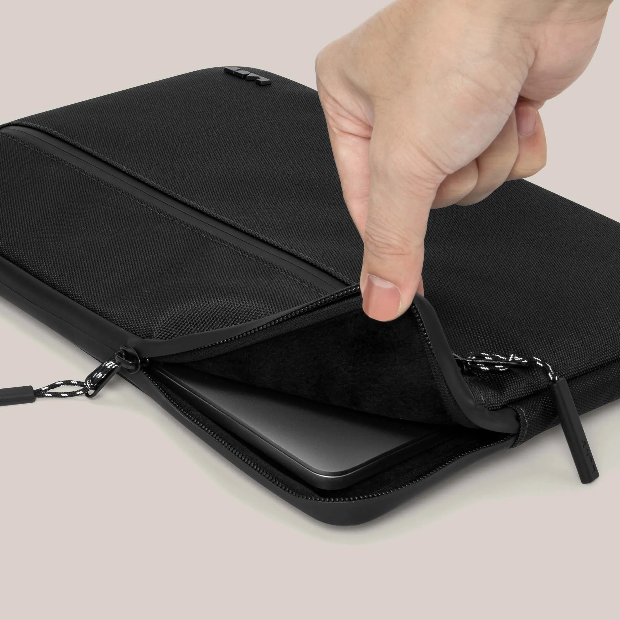 URBAN Protective Sleeve for 14-inch / 16-inch Laptop